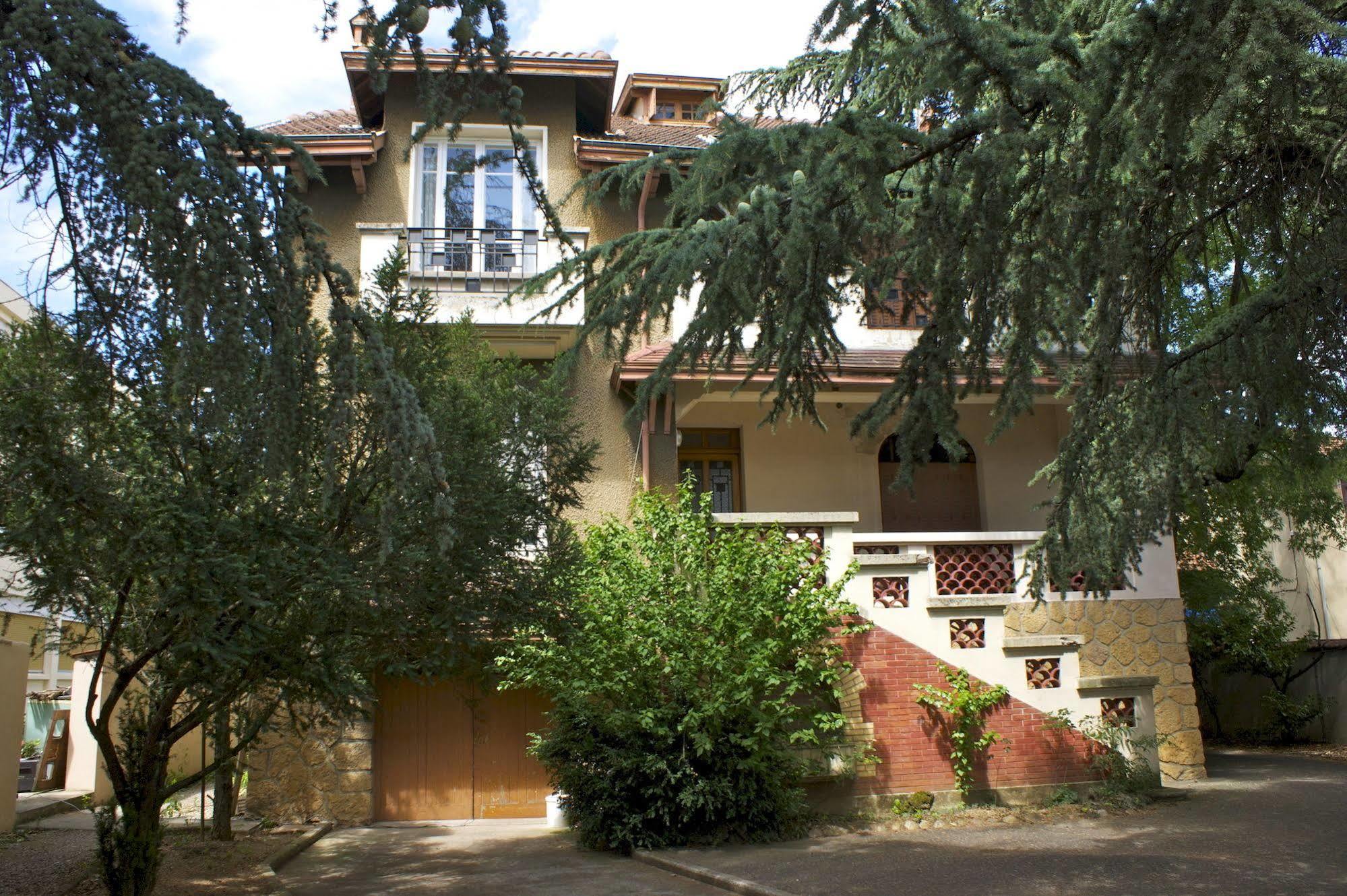 Hotel Le Lyon Bron Exterior foto